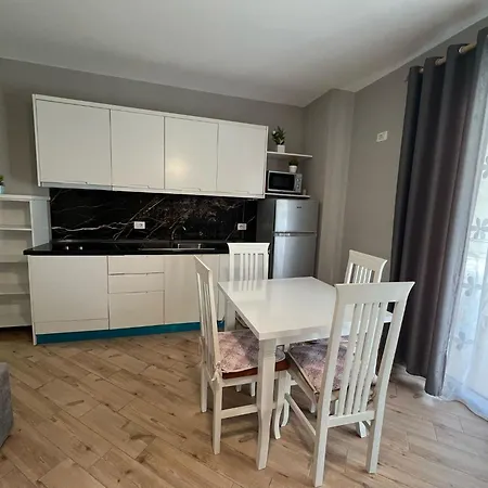 Armando * Golem (Tirana)