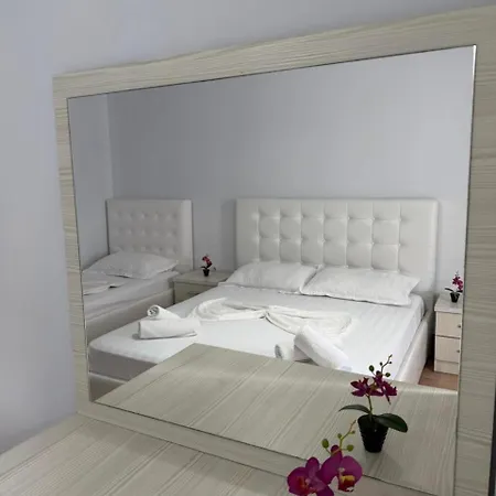 Armando Apartment Golem (Tirana)